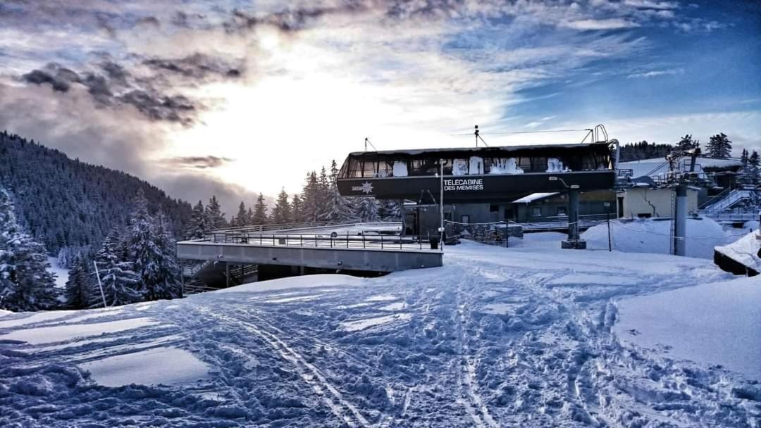 Votre Studio Balneo Bien-Etre A La Montagne Thollon-les-Memises Exterior foto